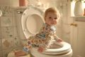 À quel âge un enfant peut-il utiliser des toilettes standard