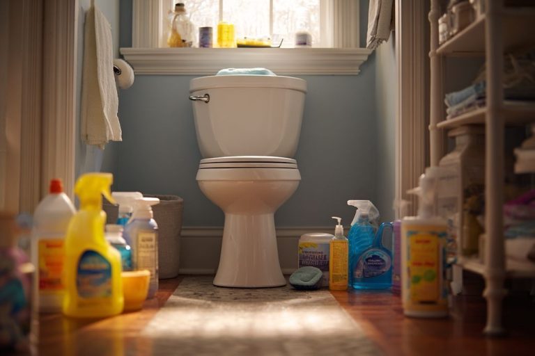 Combien coûte un dépannage WC en urgence un dimanche ?